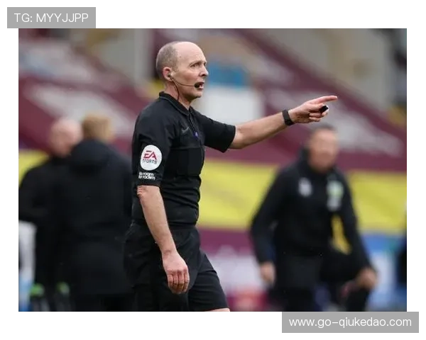 英超裁判委员会将开会讨论VAR使用标准,减少争议 英超裁判委员会将开会讨论VAR使用标准,减少争议