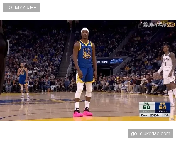 勇士险胜雄鹿，库里31分准三双延续传切体系威力